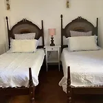 Stylish Private With Pool Near Carvoeira, Algarve לגואה