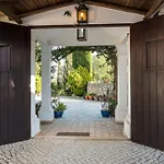 Stylish Private With Pool Near Carvoeira, Algarve * לגואה