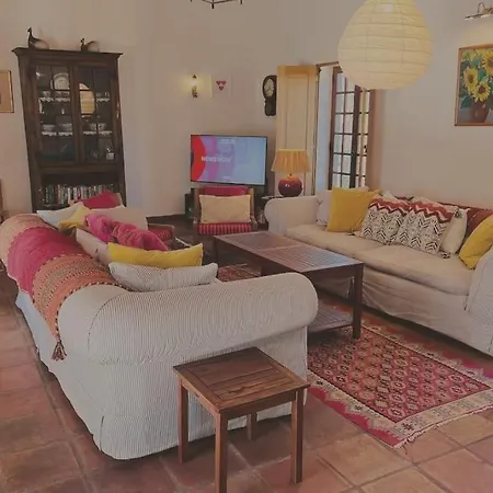 Stylish Private With Pool Near Carvoeira, Algarve לגואה