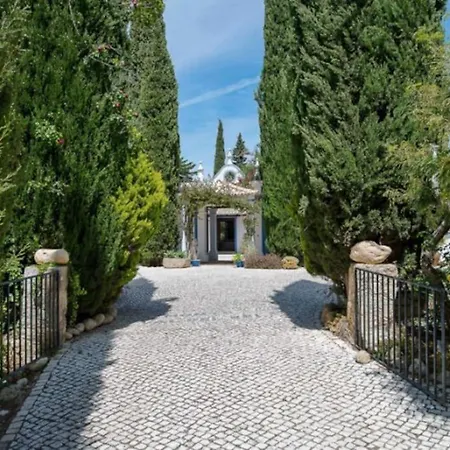 Vila Stylish Private With Pool Near Carvoeira, Algarve