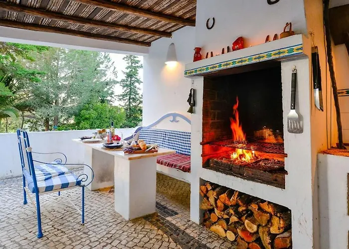 Stylish Private With Pool Near Carvoeira, Algarve 别墅